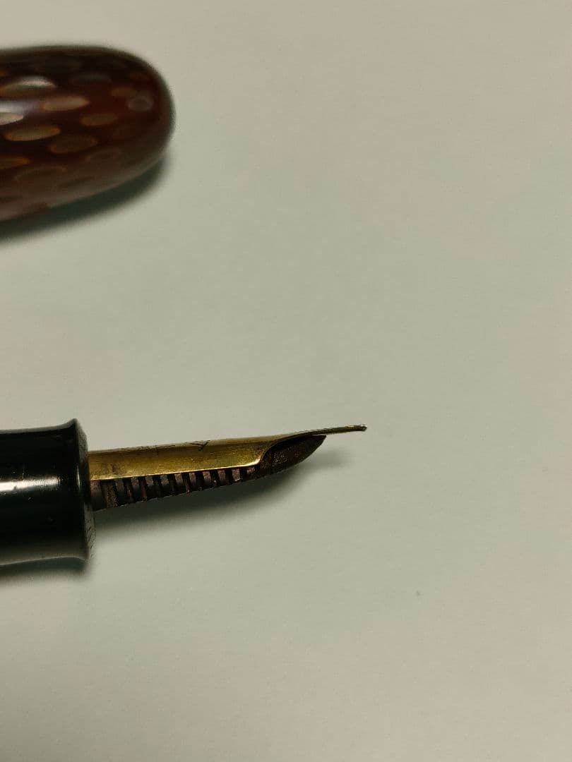 《*え様 四菱　万年筆　14KT 鎌倉彫　ペン先14金　R14K