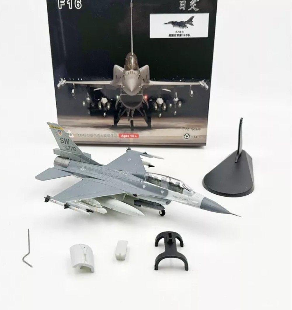 1/72 アメリカ空軍 F-16D ファイティングファルコン（ダイキャスト）