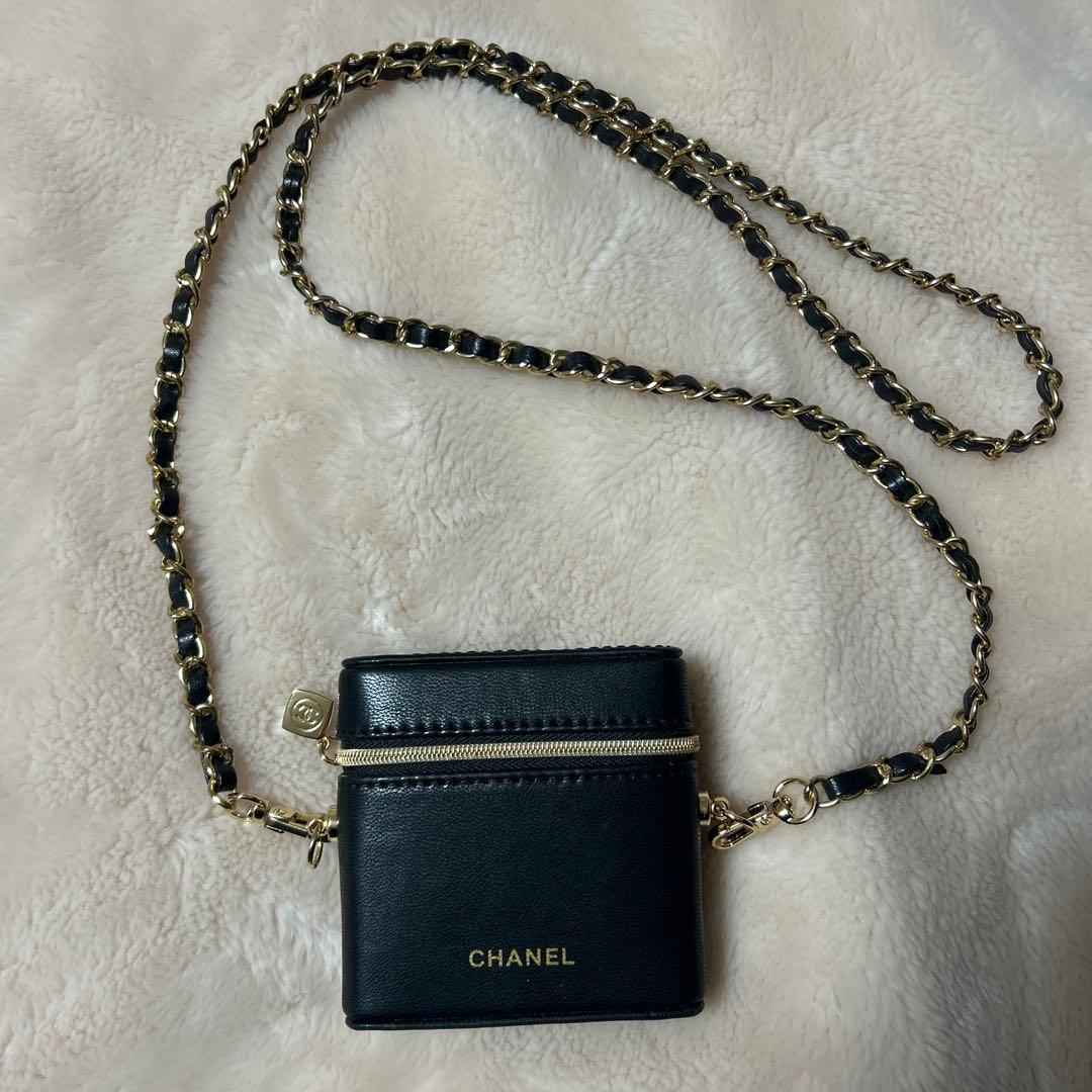 CHANEL ノベルティ ブラックレザー小物入れ