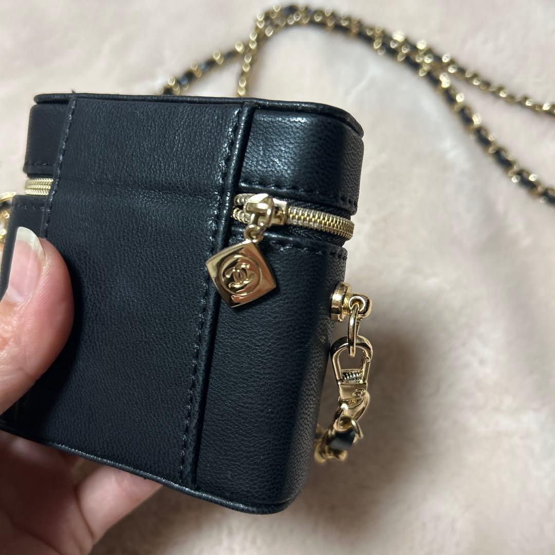 CHANEL ノベルティ ブラックレザー小物入れ