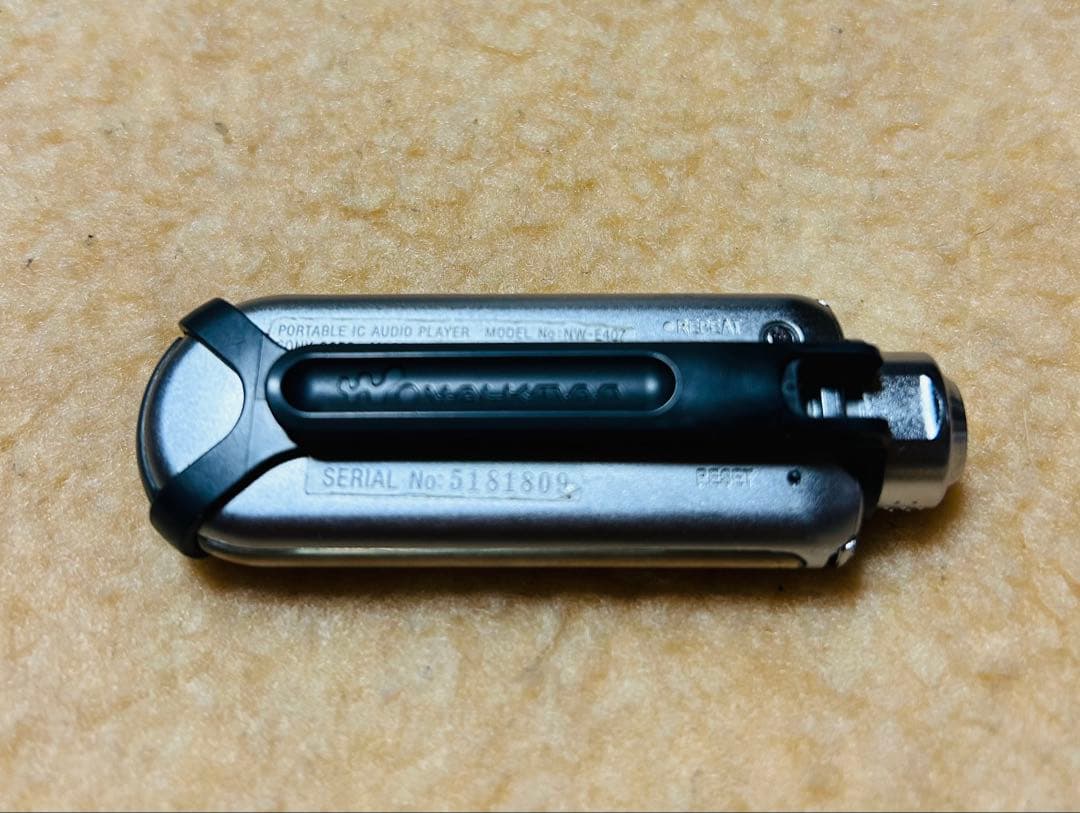 SONY ポータブルオーディオプレーヤー本体＋イアホンのみ