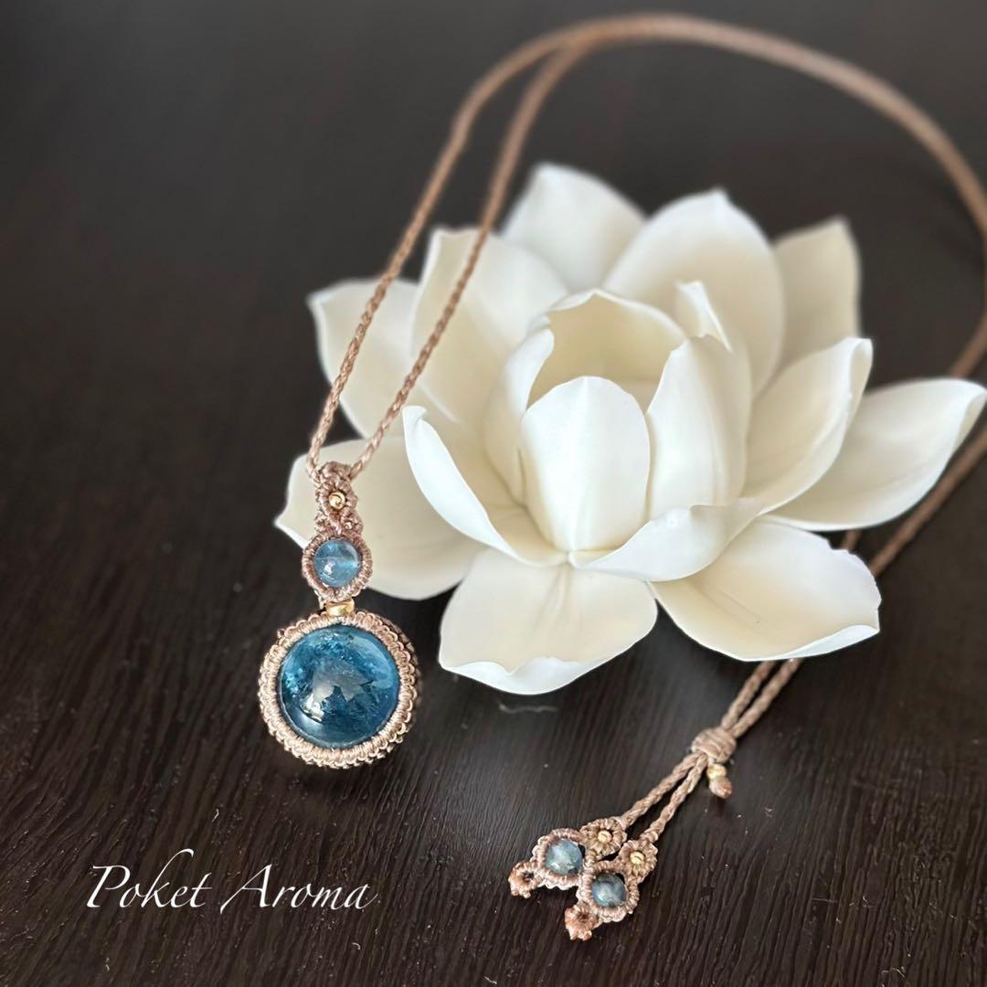 『惑星』濃厚ディープカラーアクアマリンとブラックアクアマリンのマクラメネックレス