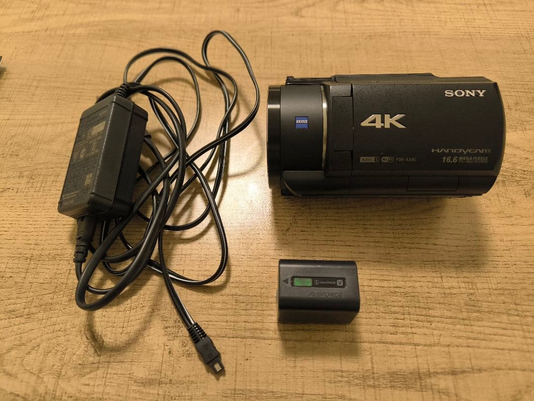 ソニー　4Kビデオカメラ　FDR-AX40