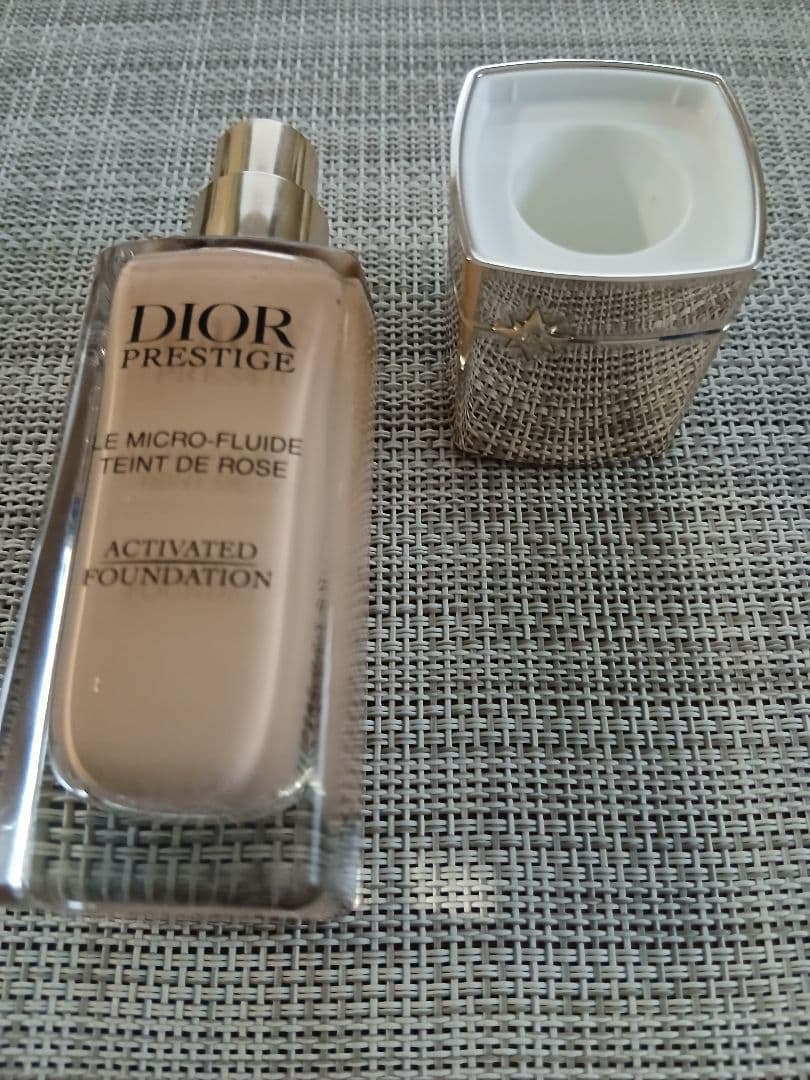 Dior マイクロフルイドタン　プレステージリキッドファンデーション　30mL