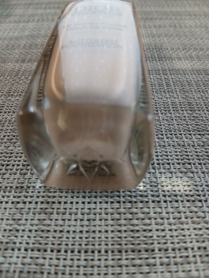 Dior マイクロフルイドタン　プレステージリキッドファンデーション　30mL