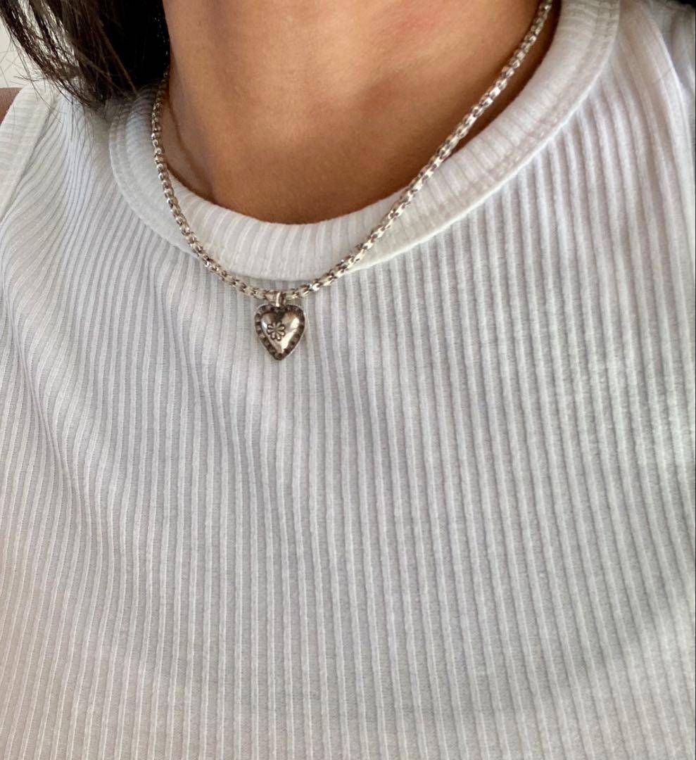 シルバー ハート型ペンダント ネックレス　カレンシルバー