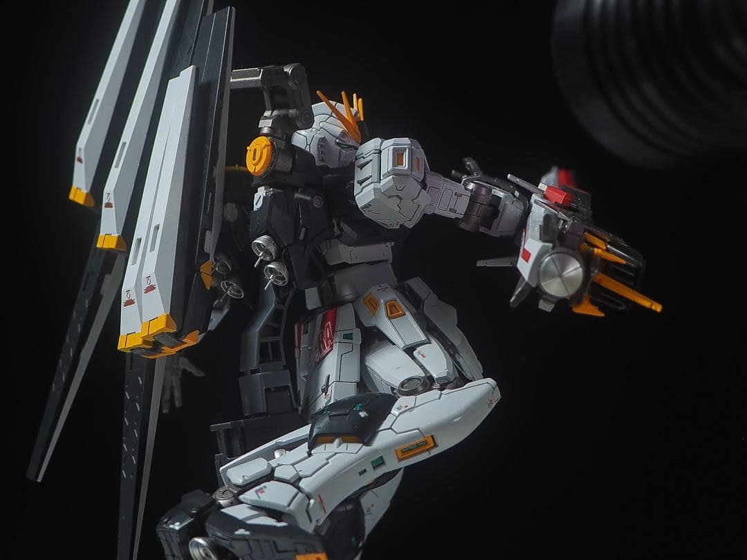 RG νガンダム　ff ガンプラ　全塗装　完成品