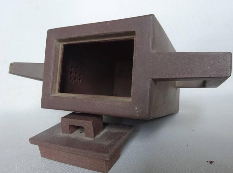 鉄画軒刻 胡耀庭製 紫砂 朱泥 急須　蓋裏に大きい欠けあり！