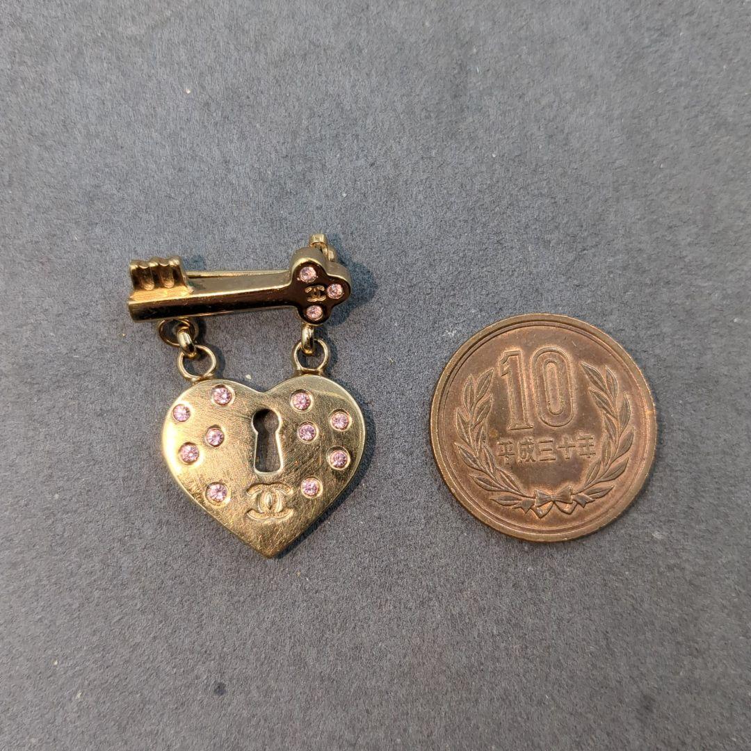 ★ CHANEL シャネル ブローチ ハートロック ココマーク 02P ゴールド