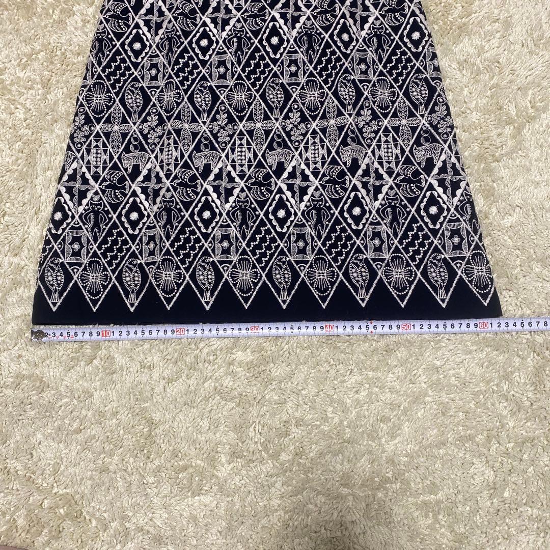 希少　新品タグ付き　ミナペルホネン　シンフォニー　総刺繍スカート　38