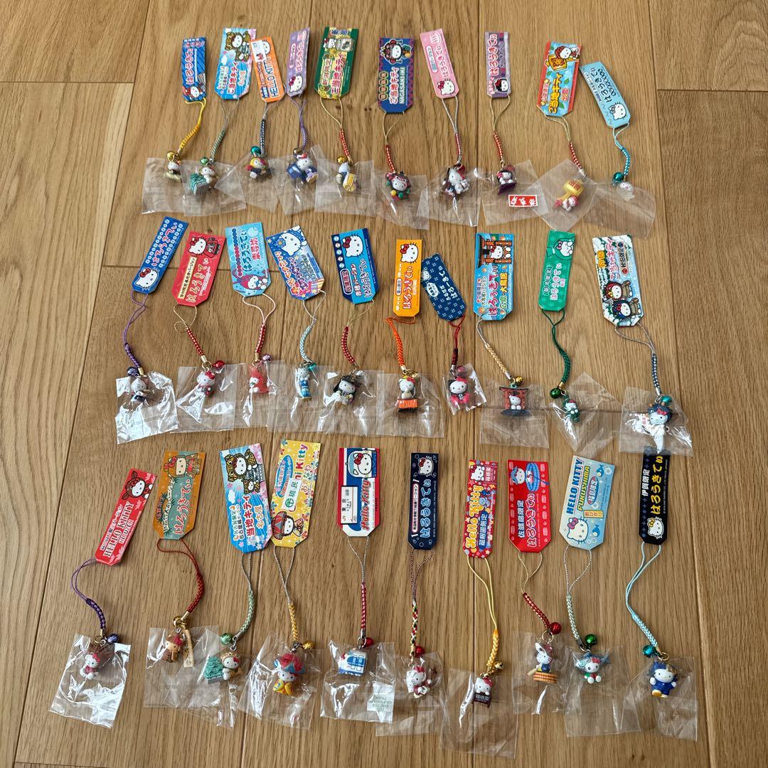 ハローキティ　ご当地キティ　ストラップ　557個おまとめ セット売り　根付け