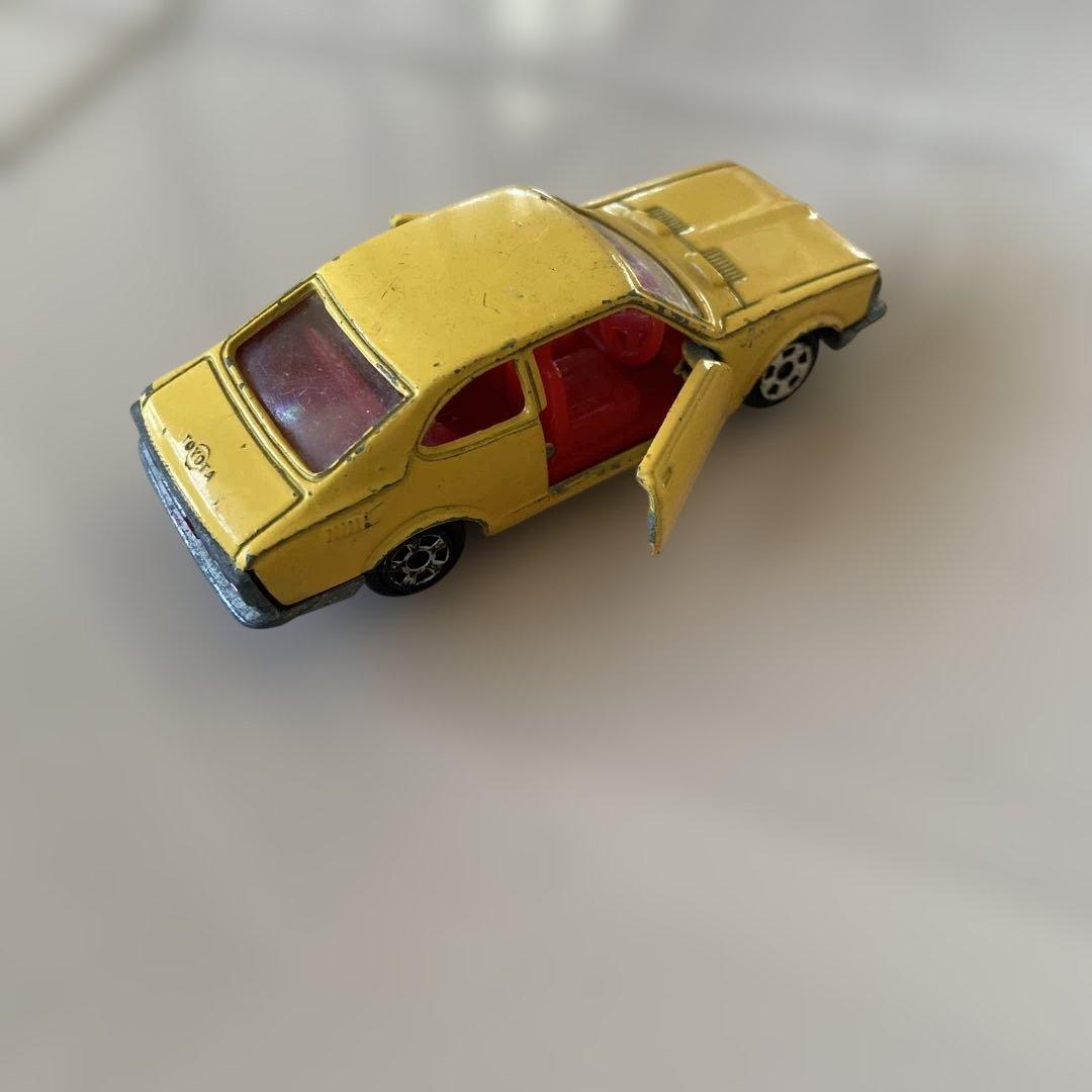 香港トミカ　トヨタ　スプリンター1200 SL　イエロー　香港製