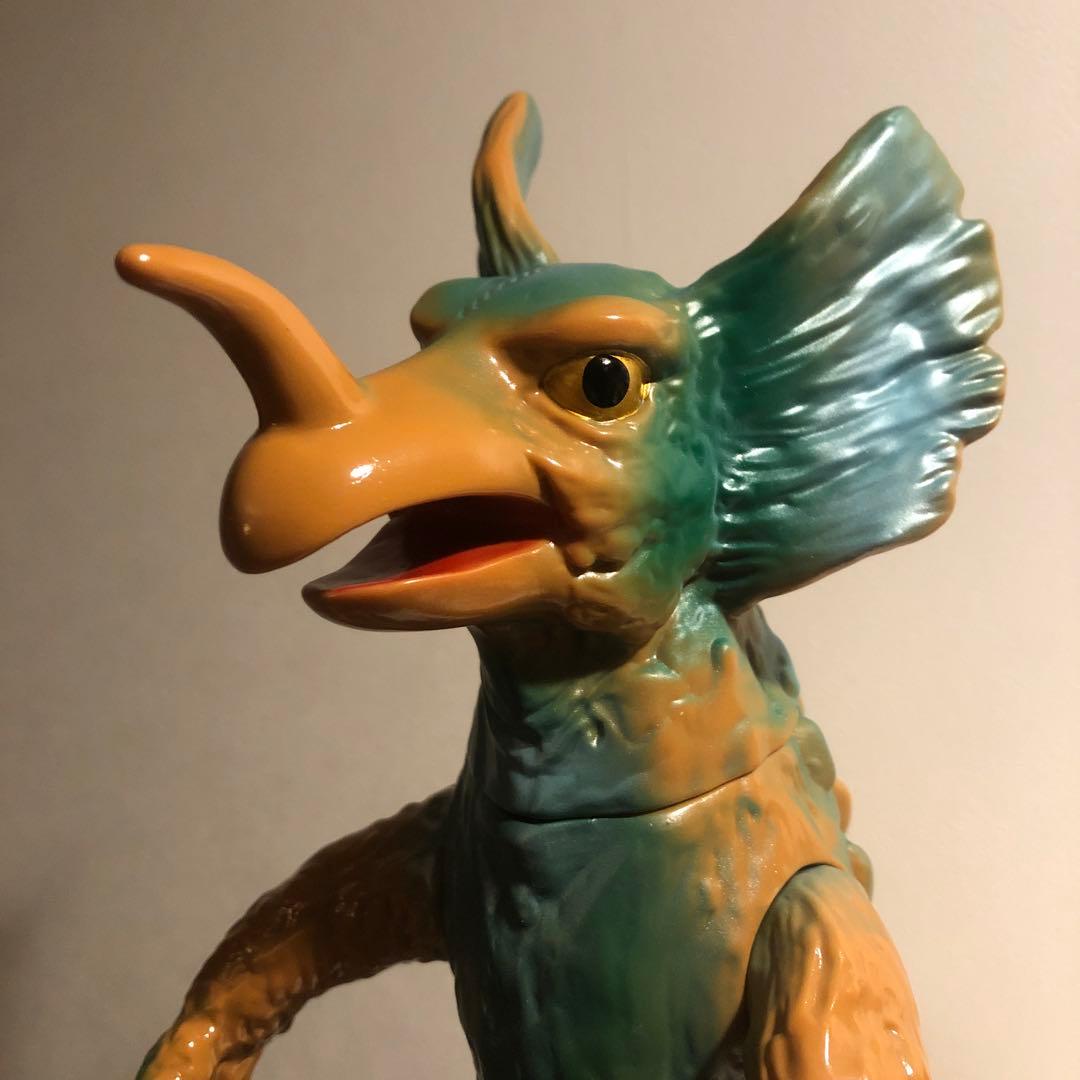 ログゥイラ ソフビ 怪獣 ロギラ