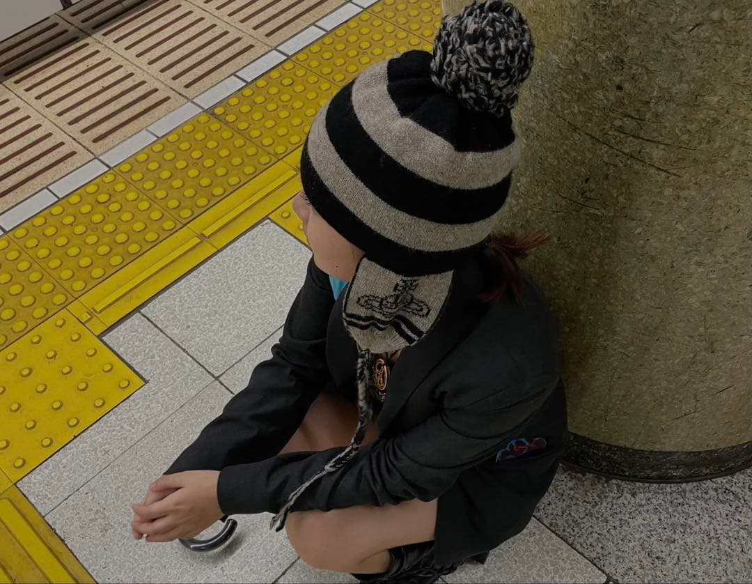 Vivienne Westwood ボンボンニット