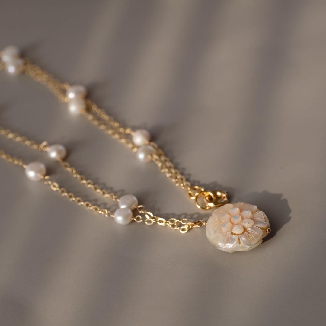 Ｇちゃん ♦︎14kgf淡水パールフラワーカービングネックレス