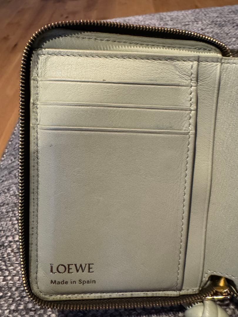 LOEWE ノットコンパクトジップウォレット 二つ折り財布 オリーブグリーン