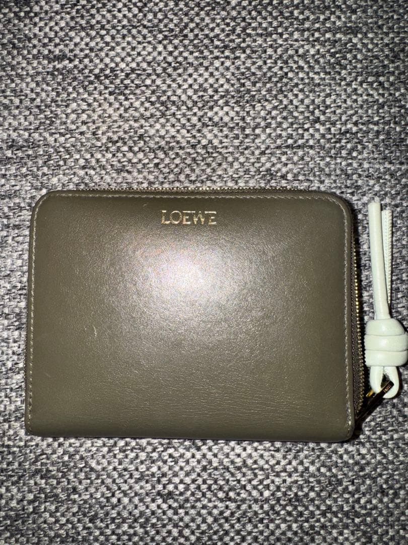 LOEWE ノットコンパクトジップウォレット 二つ折り財布 オリーブグリーン