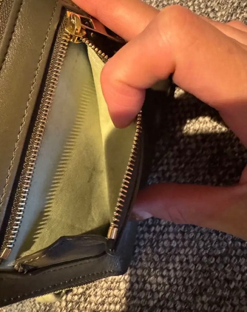 LOEWE ノットコンパクトジップウォレット 二つ折り財布 オリーブグリーン