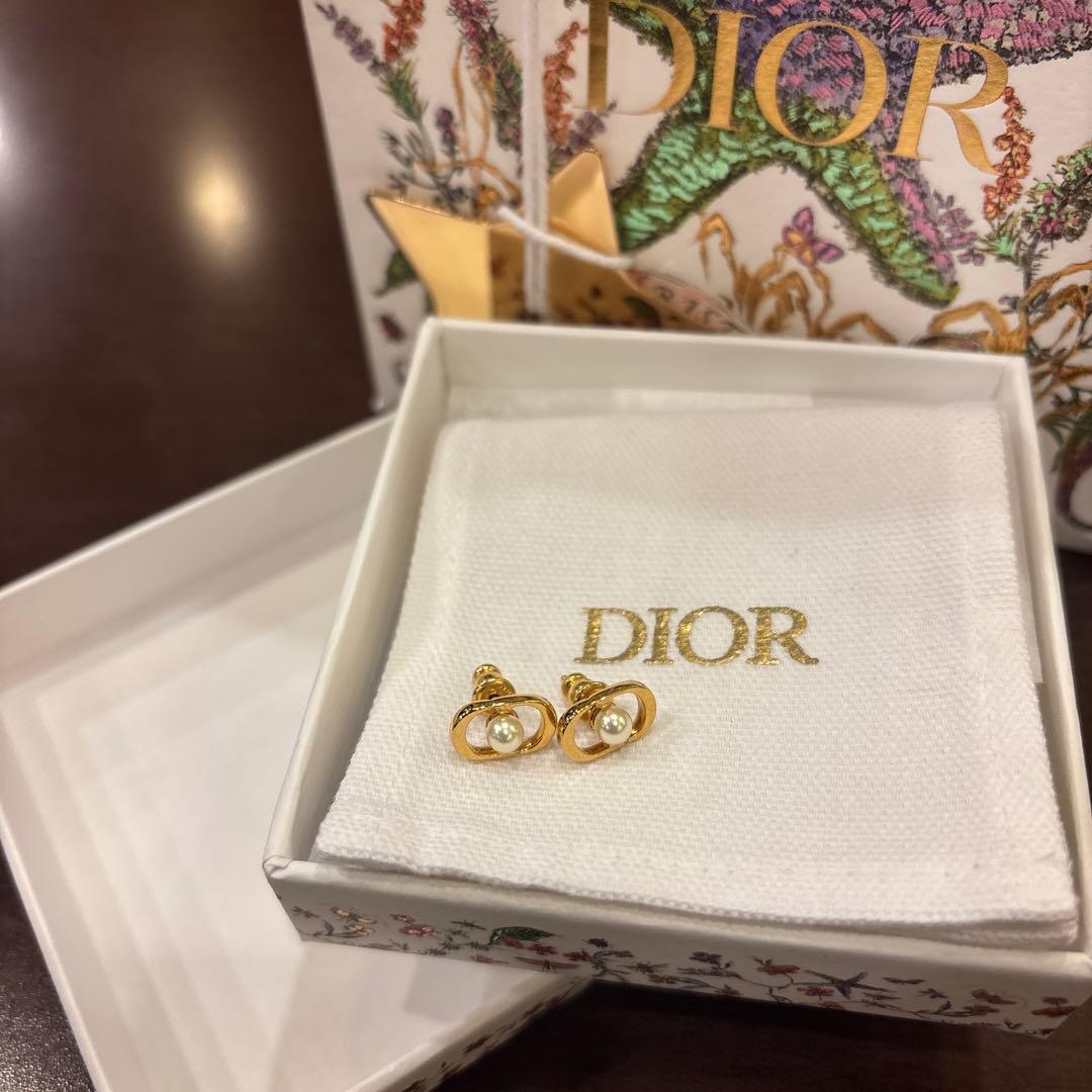 Dior Petit CD Jolie ミニ スタッドピアス