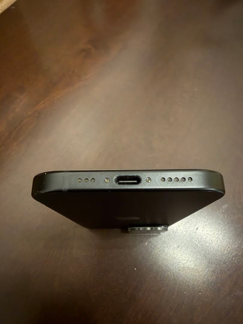 Apple iPhone 15 ブラック 本体　両面ガラスフィルム付き