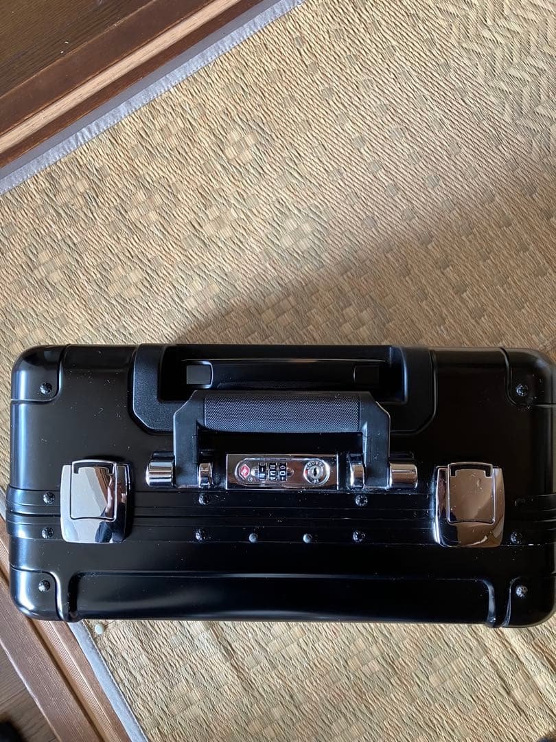 ZERO HALLIBURTON ゼロ ハリバートン 2輪スーツケース