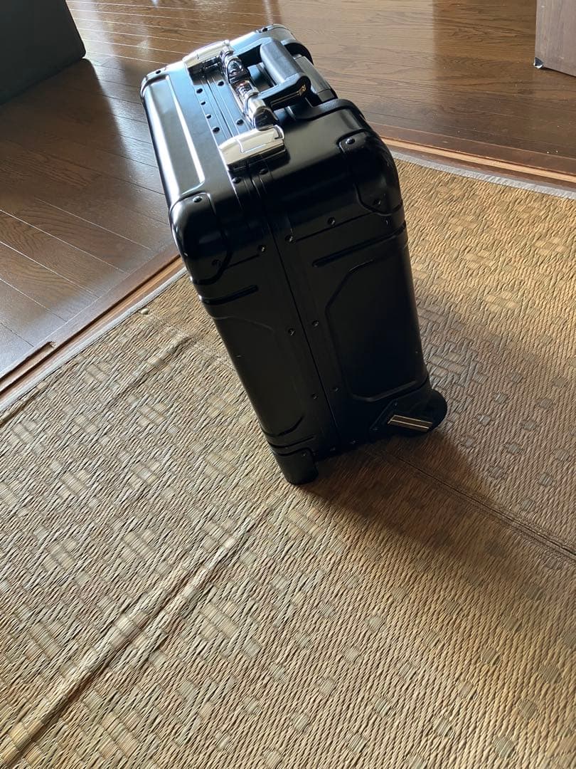 ZERO HALLIBURTON ゼロ ハリバートン 2輪スーツケース