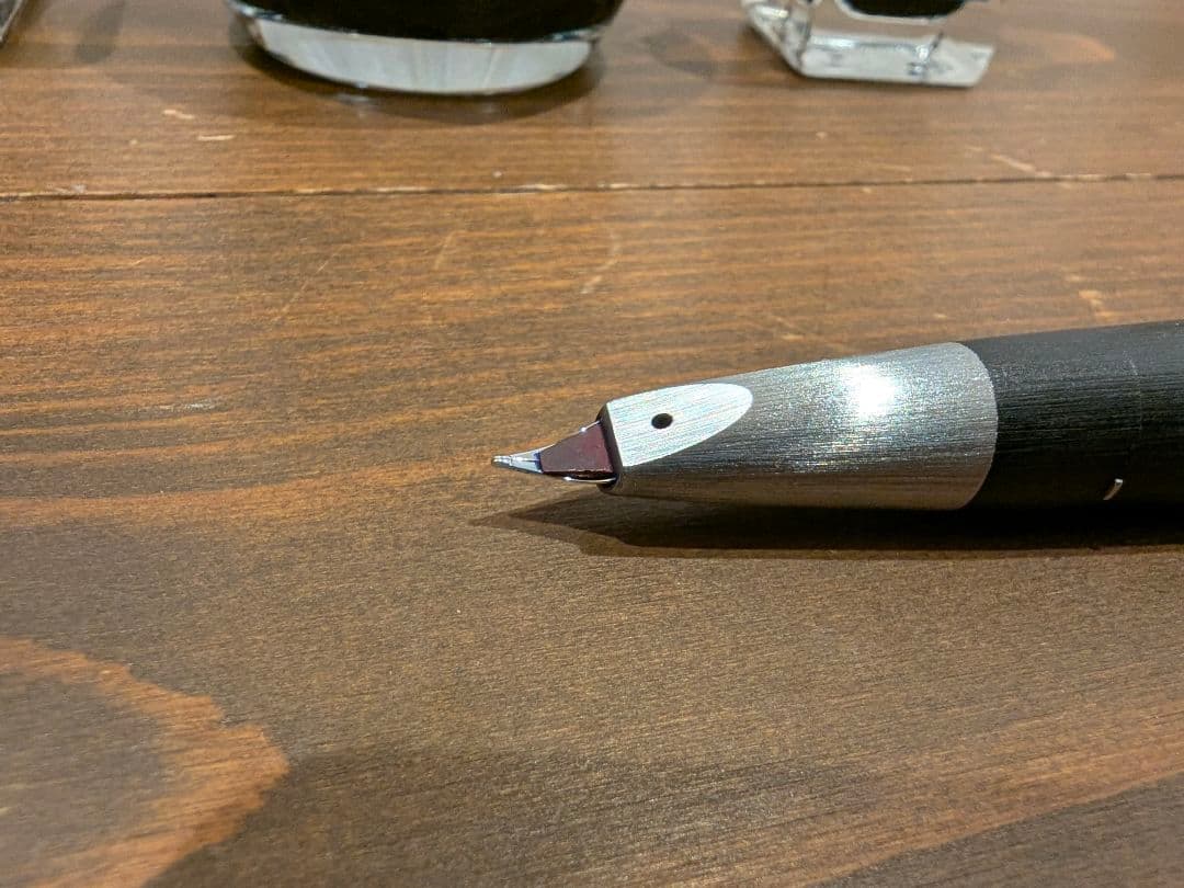 週末値下げ！LAMY2000 万年筆 EF(極細字）おまけインクボトル３つ付き