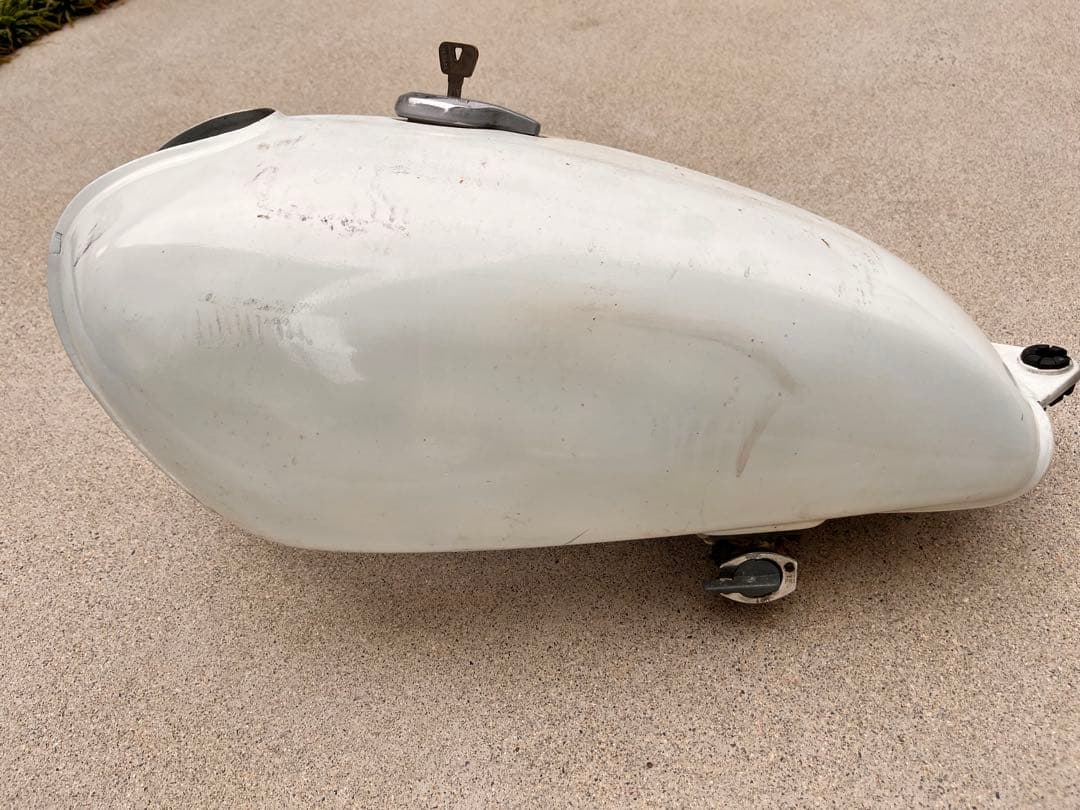 YAMAHA SR400 燃料タンク