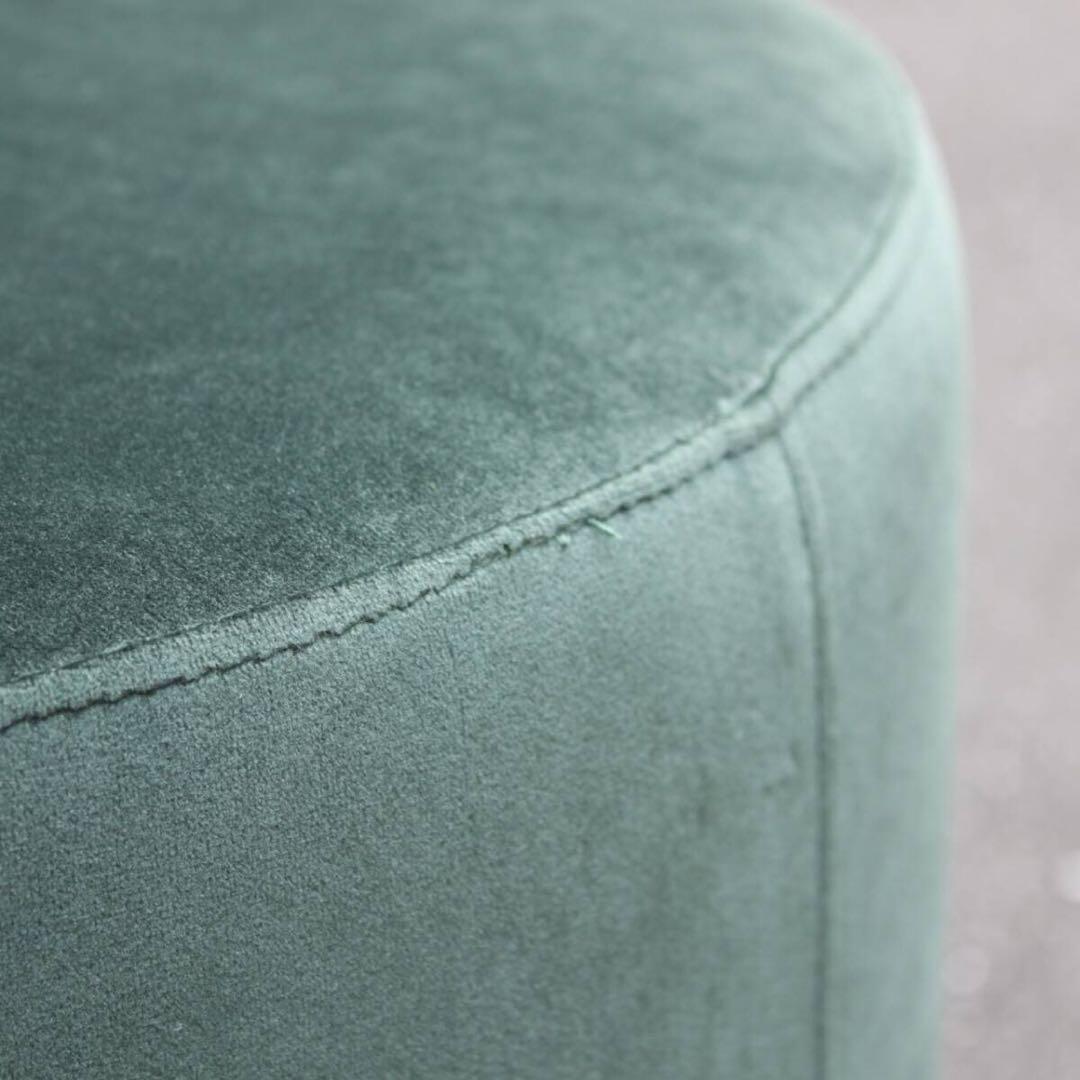 ELLA エラ ベロアスツール オットマン SHARK ATTACK オランダ