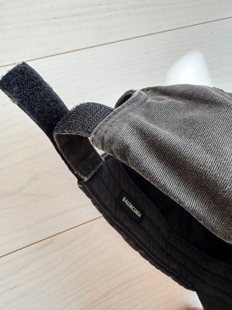 d*6様 BALENCIAGA キャップ Washed Denim