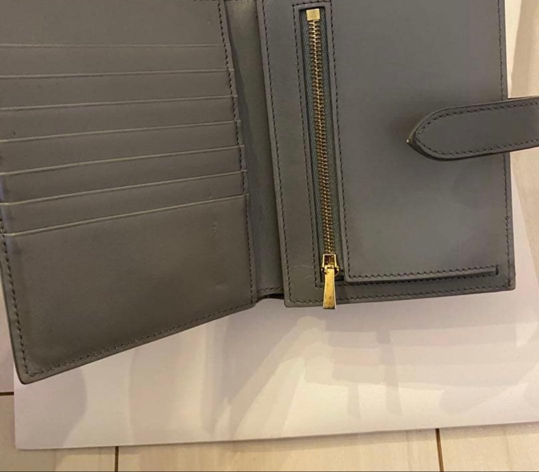 セリーヌグレー レザー 二つ折り財布