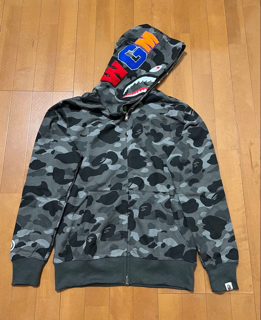 A BATHING APE カモフラージュシャークパーカー