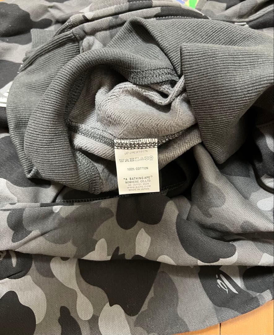 A BATHING APE カモフラージュシャークパーカー