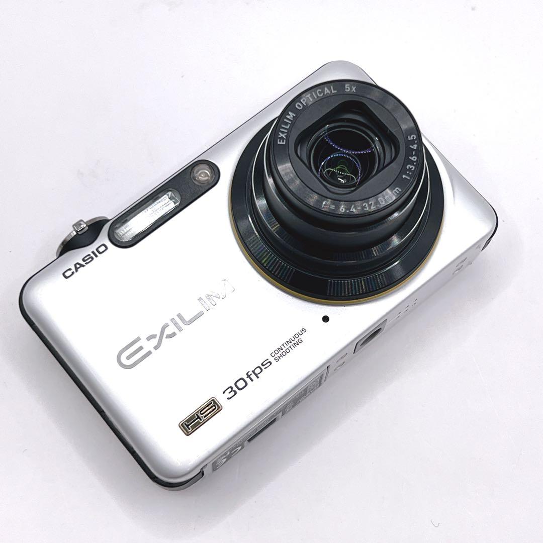 【極美品】 CASIO EX-FC100 コンパクトデジタルカメラ　シルバー