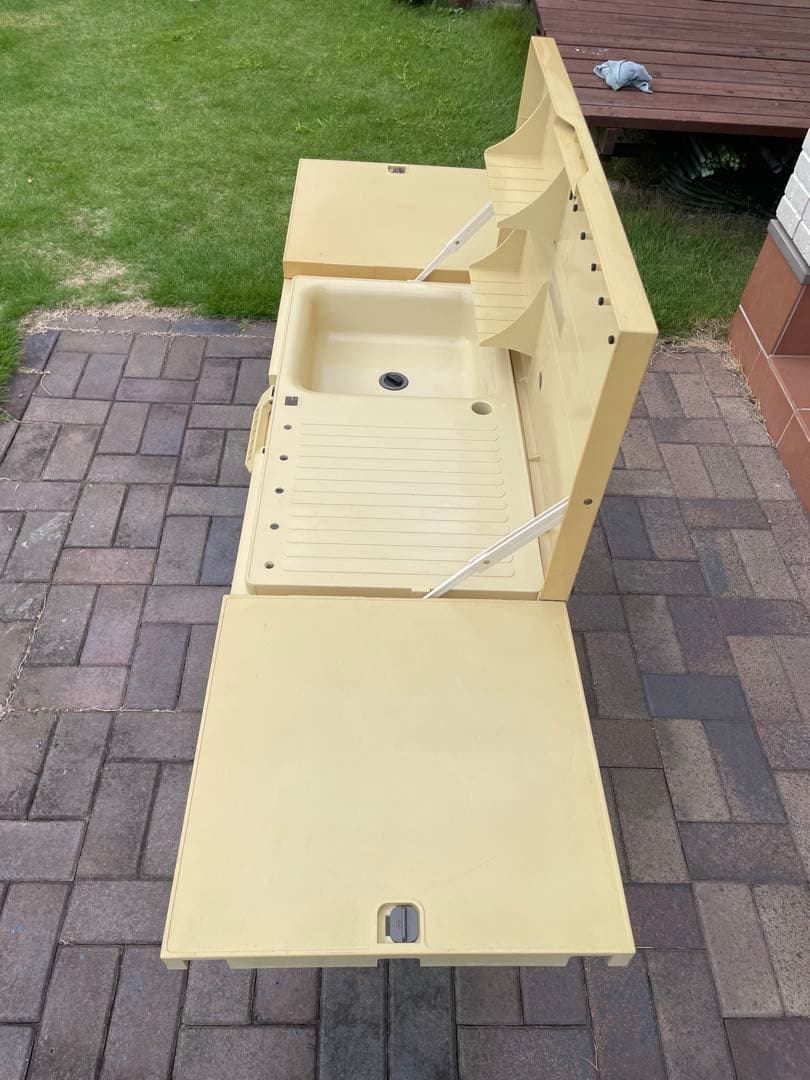 折りたたみ式キッチンテーブルシンク付き