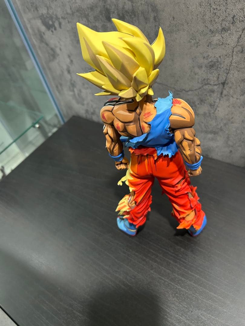 孫悟空　リペイントフィギュア　超サイヤ人