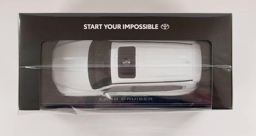 トヨタ ランドクルーザー300 ホワイト カーサンプル