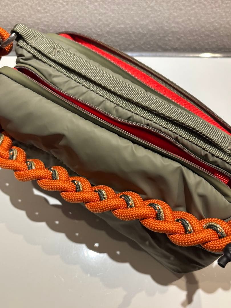 Topologie トポロジー　ボトルサコッシュ ショルダーストラップ　カーキ