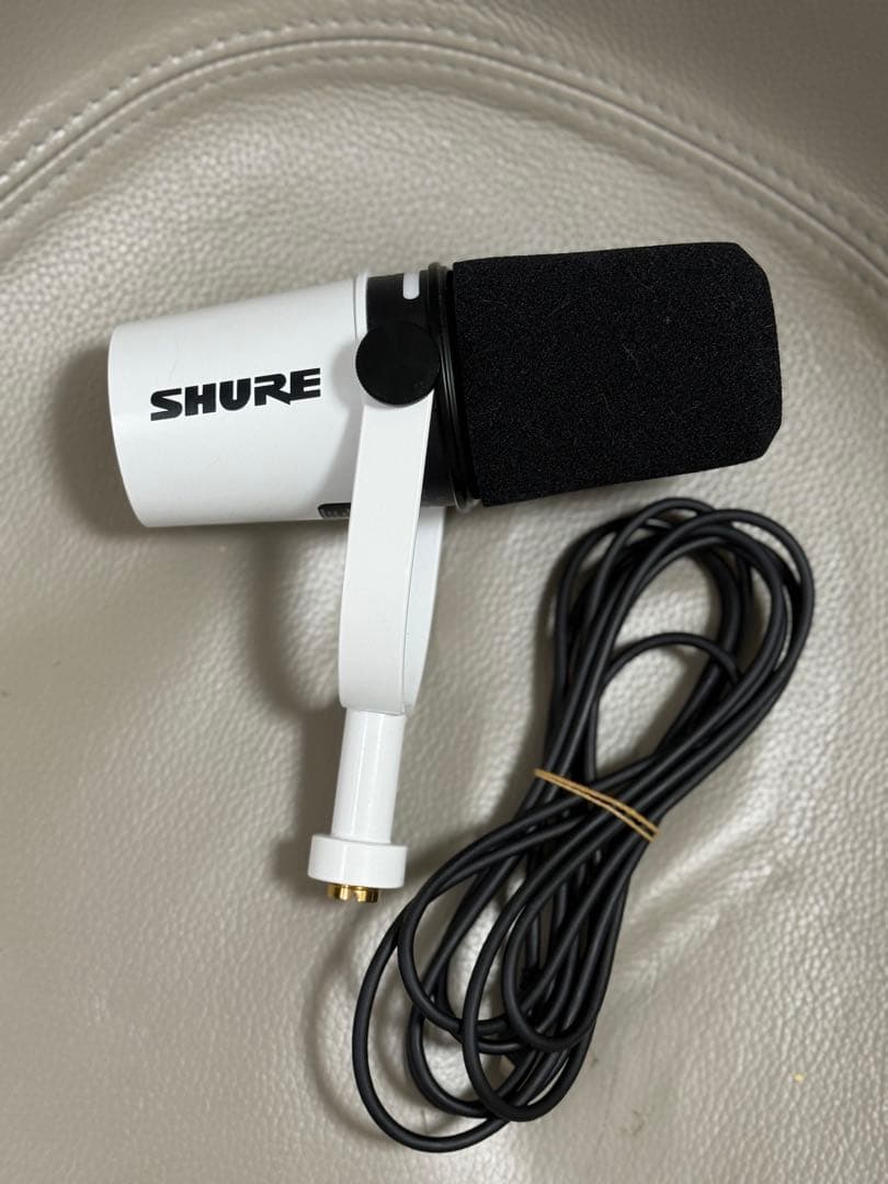 格安【新モデル】SHURE シュア MV7+ マイク ホワイト 白LED ライト