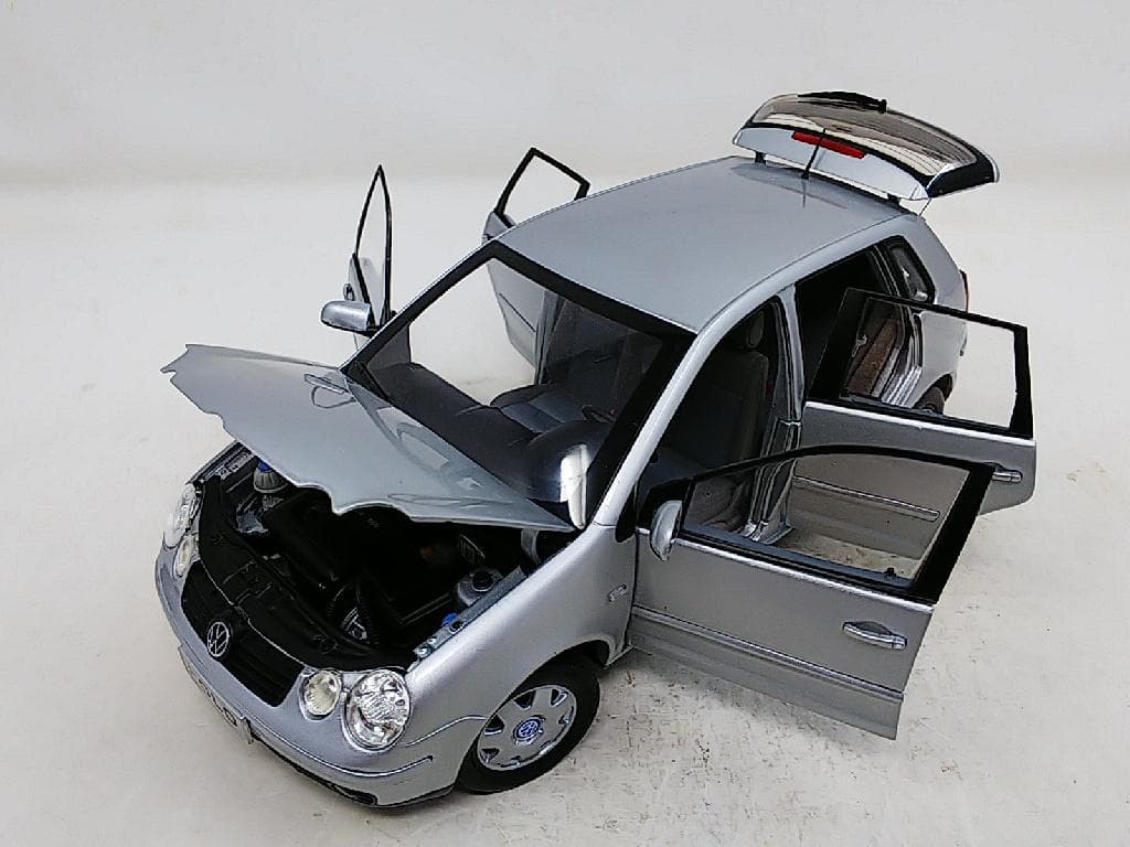 上海ディーラー特注品 ANSONアンソン製 1/18 フォルクスワーゲン・ポロ