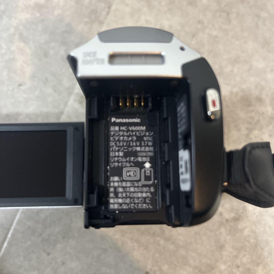 【美品】 Panasonic パナソニック HC-V600M ビデオカメラ
