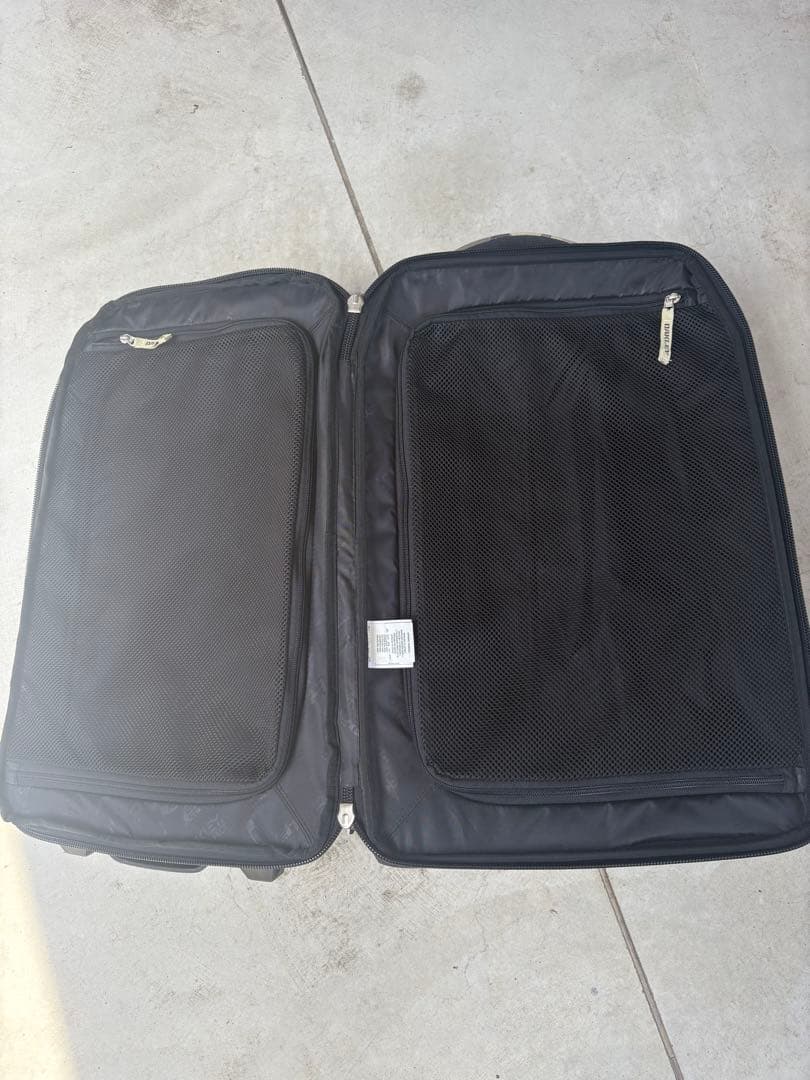 オークリー　キャリーケース　迷彩柄