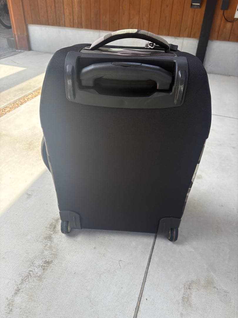 オークリー　キャリーケース　迷彩柄