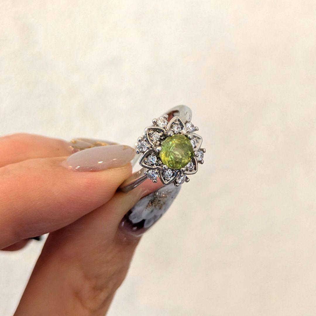 天然石スフェーン指輪リングスノーフレークフラワーデザイン シルバー10.5号