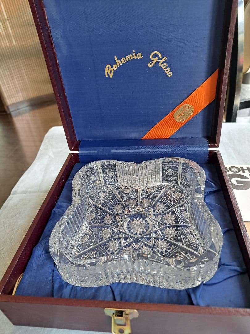 チェコスロバキア　Bohemia Glass 四つ葉型クリスタルトレイ