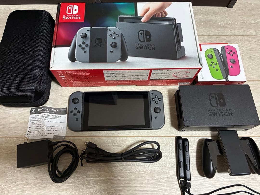 Nintendo Switch本体+Joy-Con+持ち運び用ケース