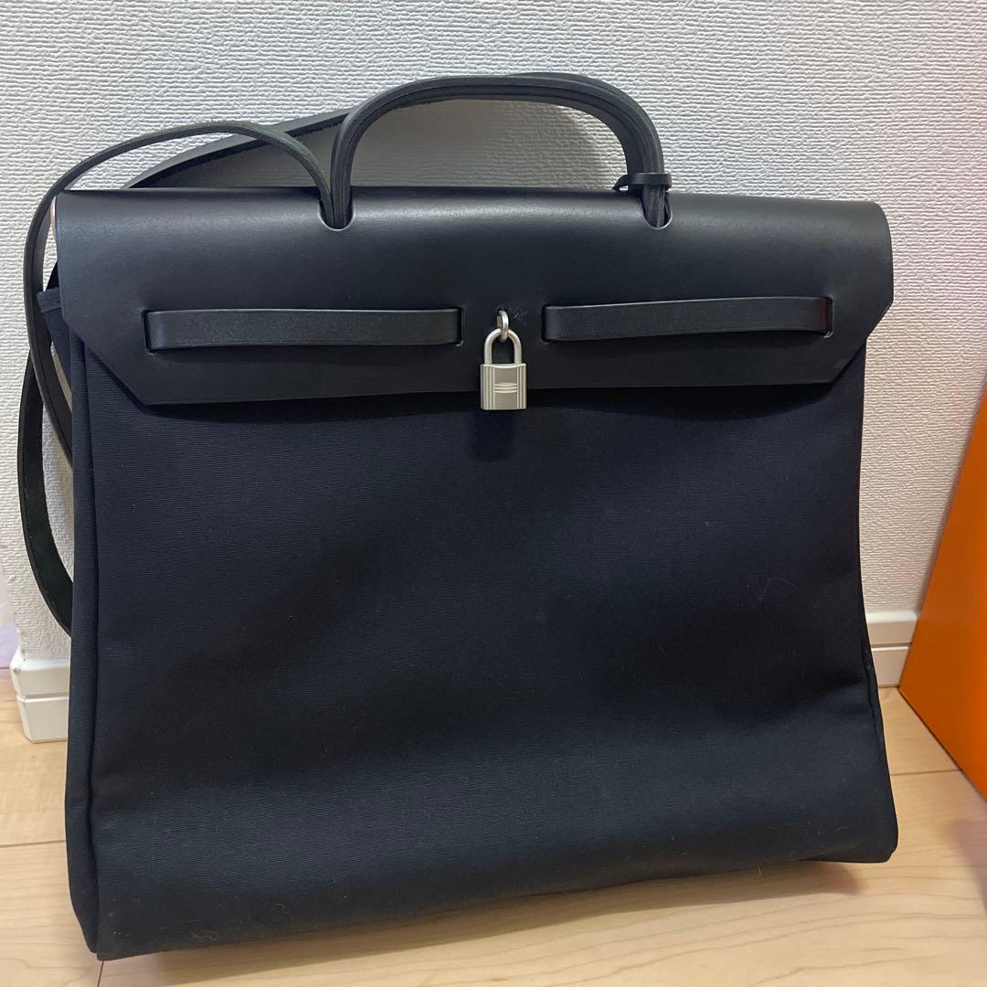Hermès HERBAG ブラックショルダーバッグ　エールバック