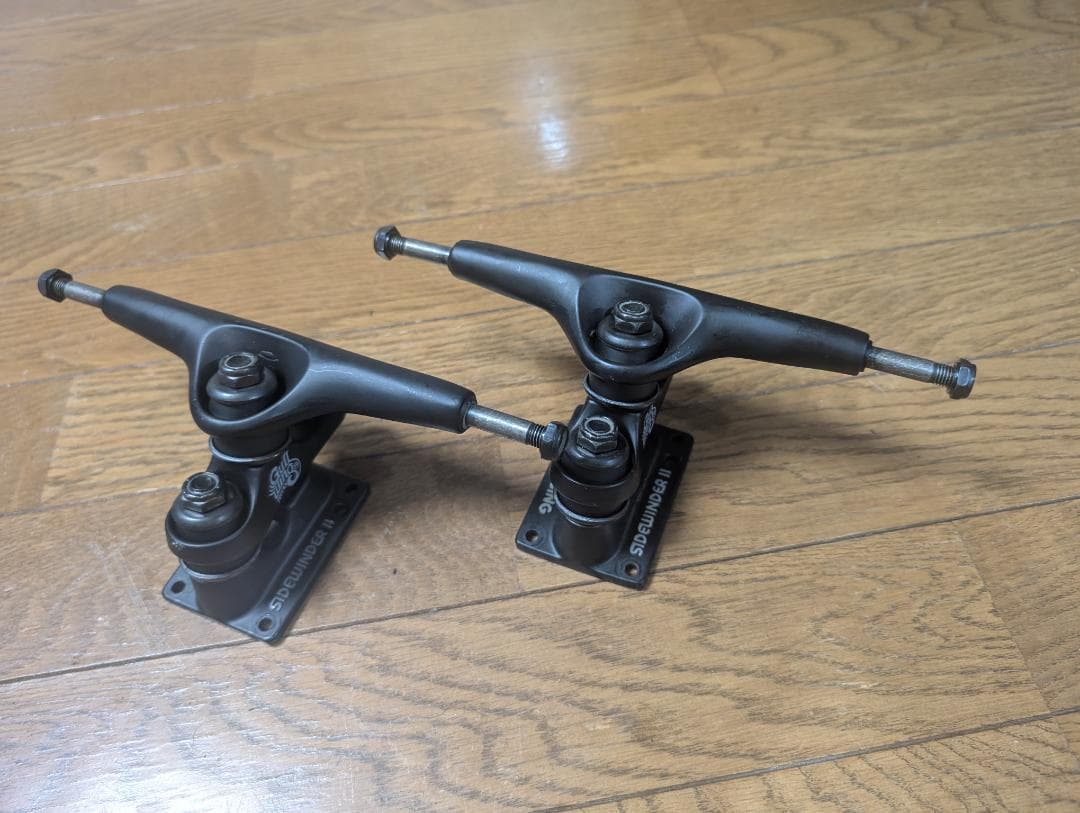 Gullwing Sidewinder II トラック ブラック 9インチ 2個