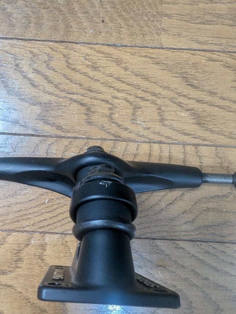 Gullwing Sidewinder II トラック ブラック 9インチ 2個