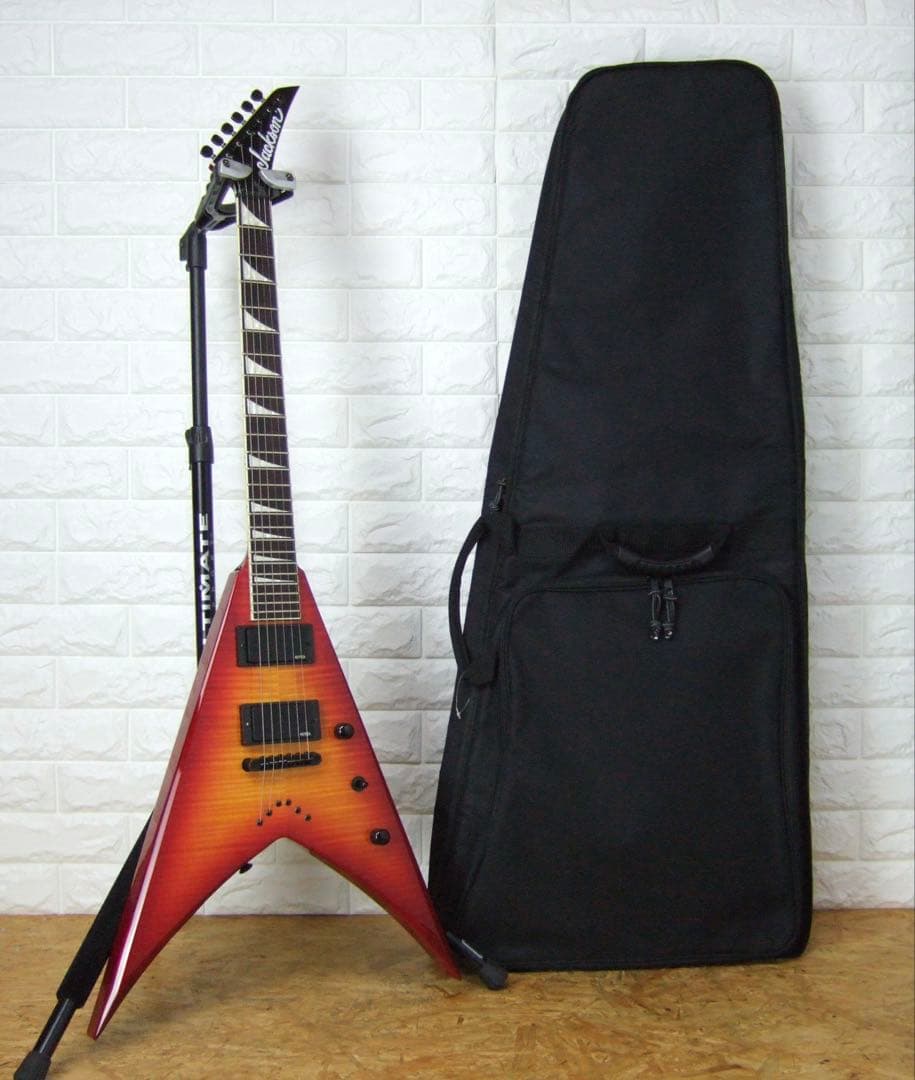 Jackson KING V KVXT CS チェリーサンバースト